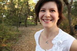 Julie Balderrama is a Holistic Life Coach and Feminine Leadership Mentor